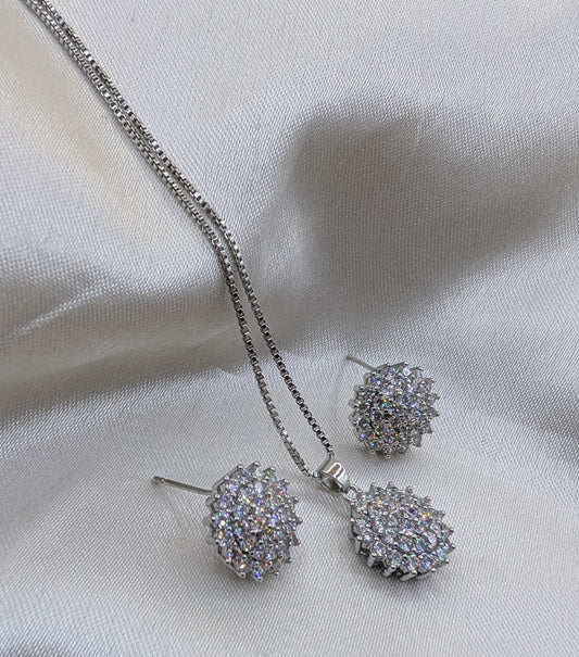 ELEGANT DAIMOND GLOW NECKLACE & EARRINGS SET