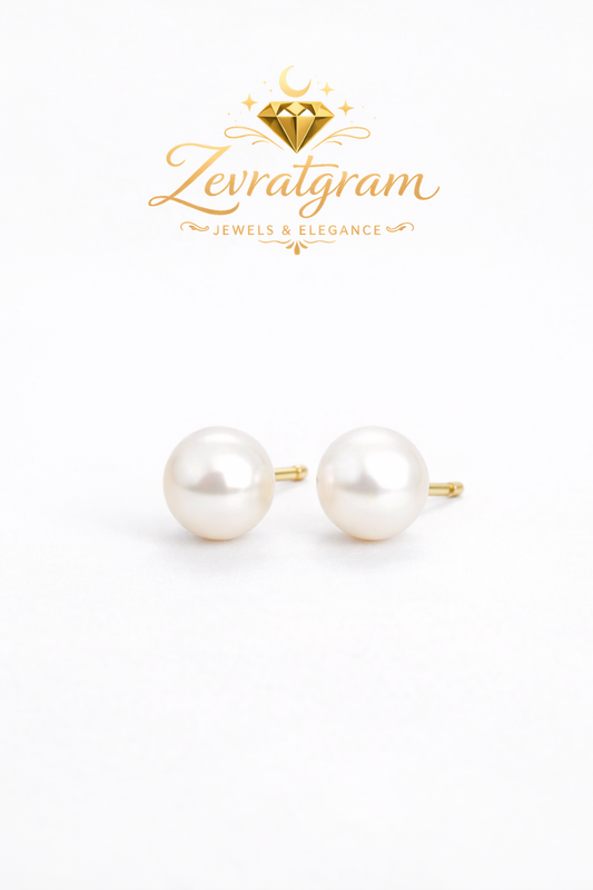 CLASSIC WHITE PEARL STUD EARRINGS