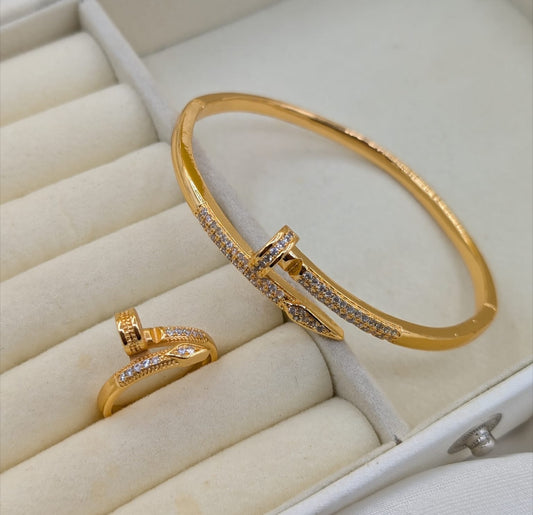 GOLDEN NAIL DESIGN BANGLE RING SET
